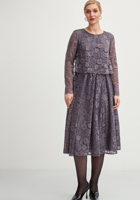 Платье из гипюра с отрезной кокеткой шир.  580, рис. 12