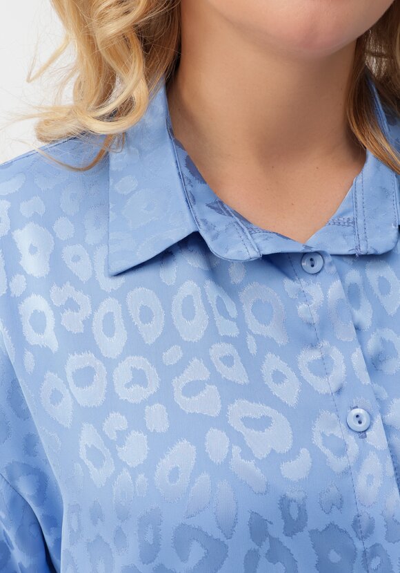 Рубашка атласная с анималистичным принтом шир.  580, рис. 32