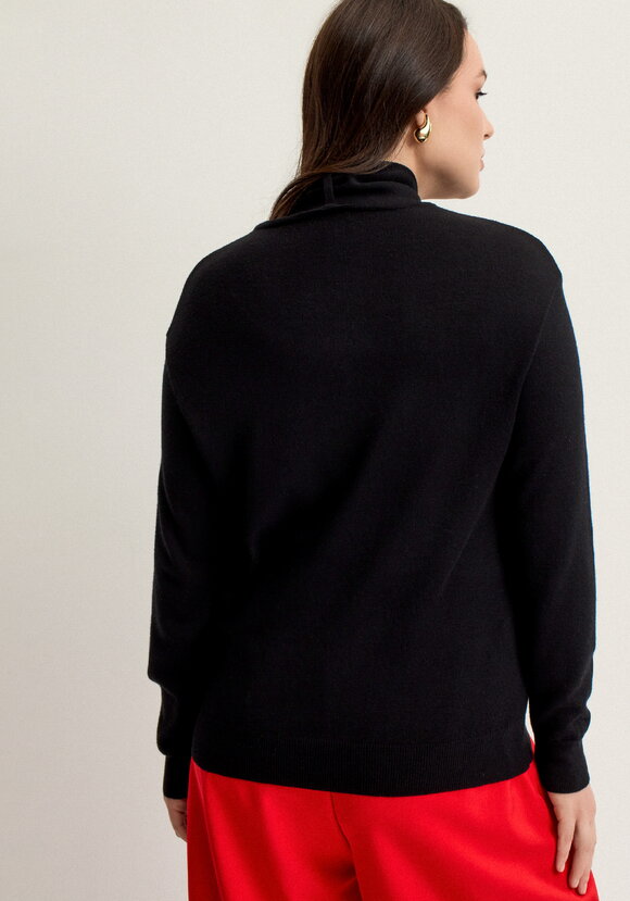 Джемпер со съемным бантом шир.  580, рис. 11