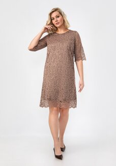 Платье из эластичного гипюра