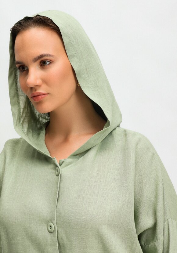 Рубашка с капюшоном и асимметричным низом шир.  580, рис. 32