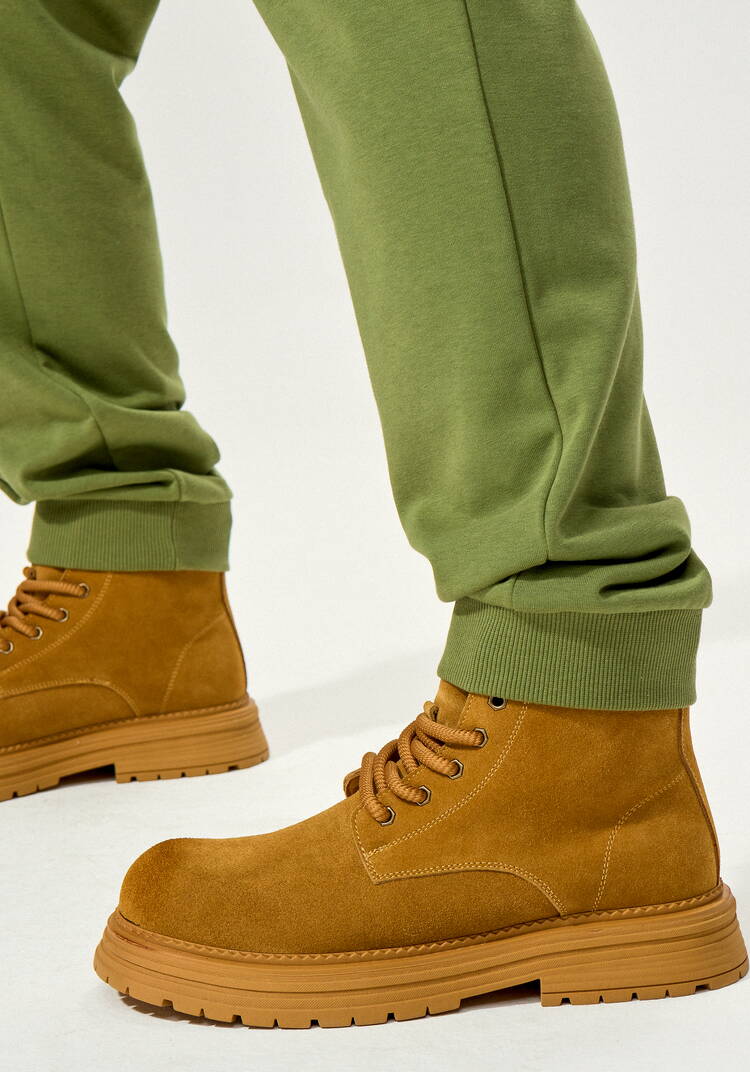 Брюки с карманами и манжетами по низу шир.  750, рис. 21