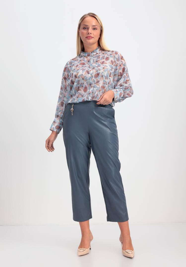 Брюки из экокожи длиной 7/8 шир.  750, рис. 17