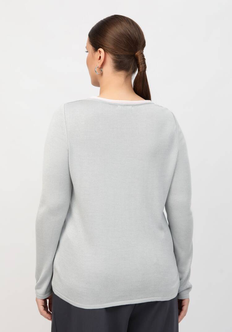 Джемпер с контрастной окантовкой горловины шир.  750, рис. 9