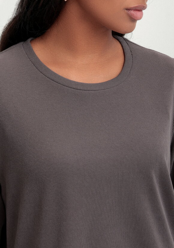 Блуза трикотажная из комбинированной ткани шир.  580, рис. 14