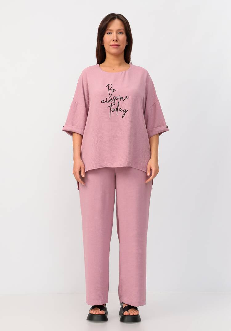 Костюм: брюки и блуза с лаконичным принтом шир.  750, рис. 45