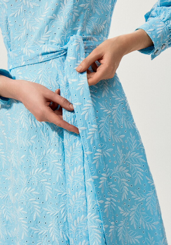 Платье из шитья с английским воротником шир.  580, рис. 19