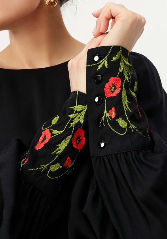 Блуза с цветочной вышивкой на манжетах шир.  580, рис. 5