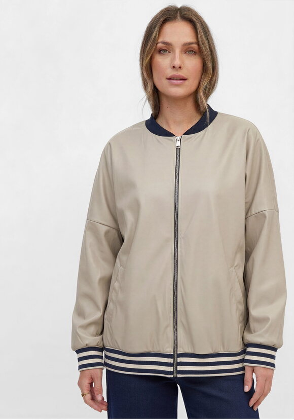 Жакет с поясом и рукавом на манжете шир.  580, рис. 12