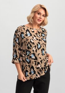 Блуза из вискозы с анималистичным принтом