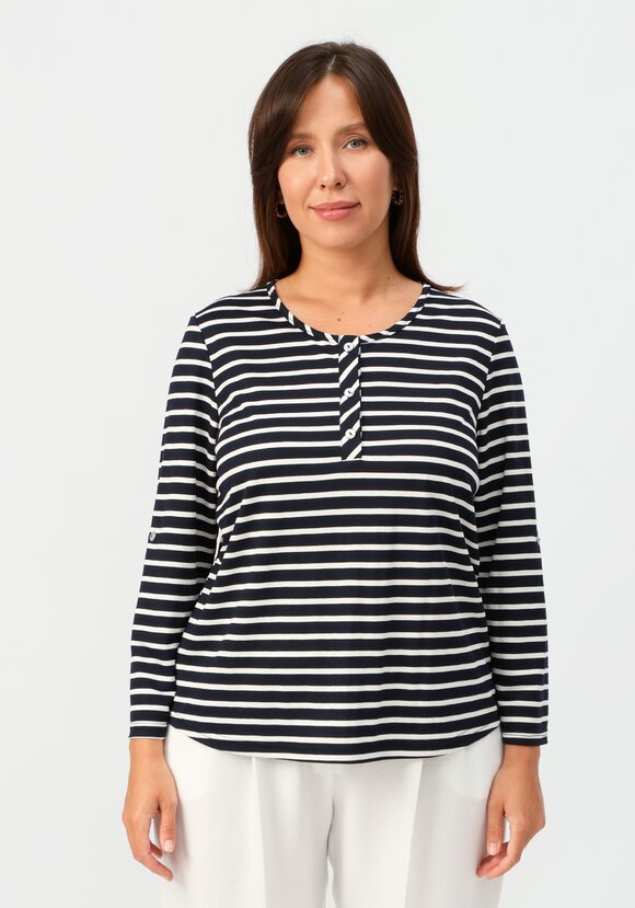 Лонгслив в полоску с патами на рукавах шир.  580, рис. 13