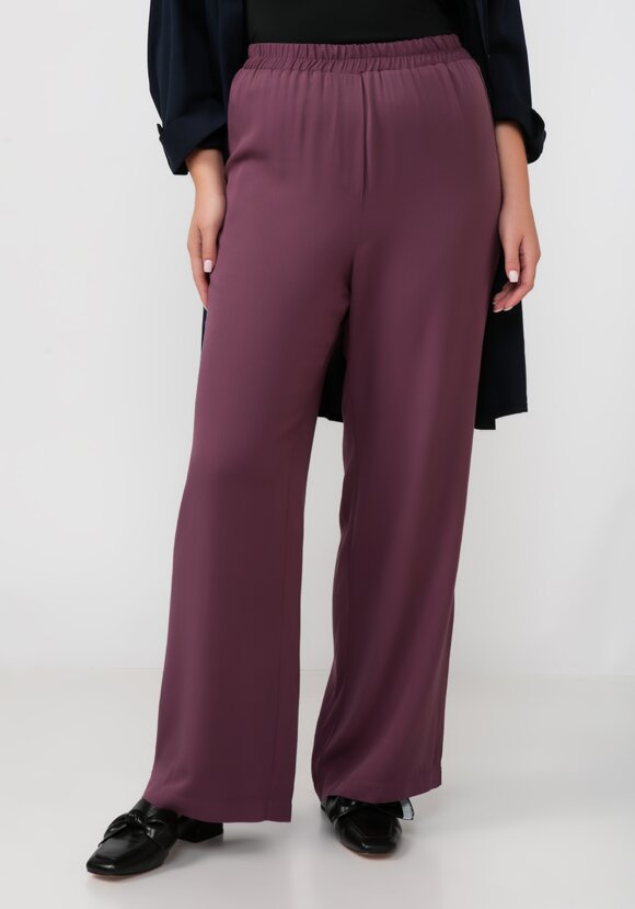 Брюки свободные от бедра шир.  580, рис. 6