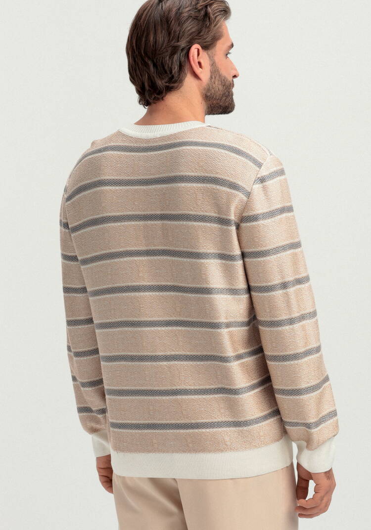 Джемпер в полоску с контрастными манжетами шир.  750, рис. 21