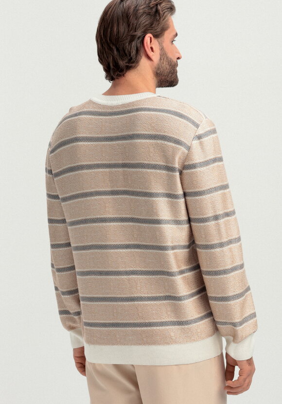 Джемпер в полоску с контрастными манжетами шир.  580, рис. 21