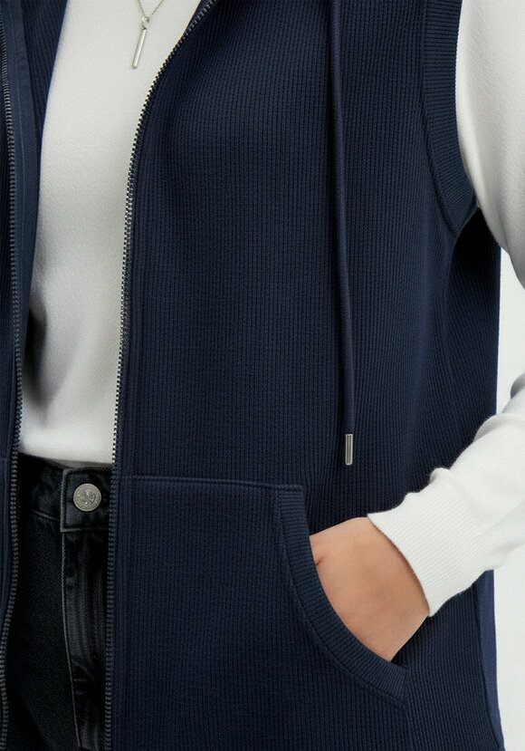 Жилет из микровельвета с начёсом шир.  580, рис. 14