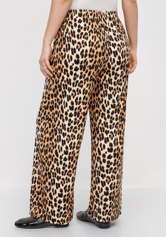 Костюм из трикотажа Амазонка шир.  580, рис. 10