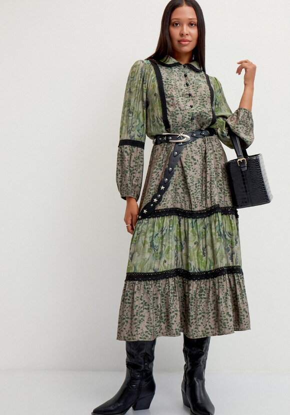 Платье с вставками кружева шир.  580, рис. 7