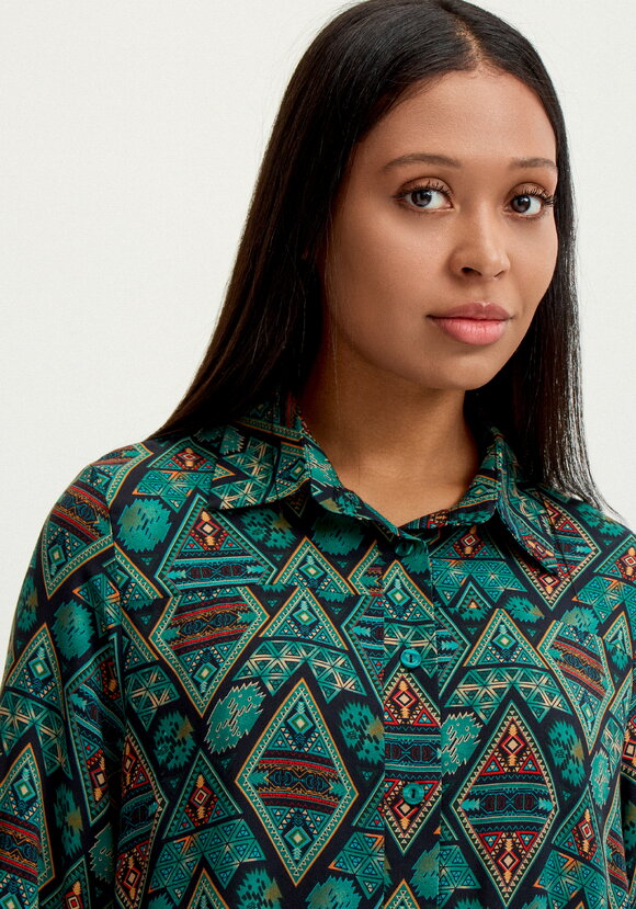 Блуза свободная с воланами по низу шир.  580, рис. 5