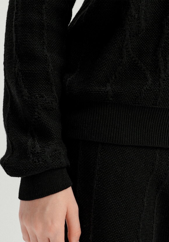 Бомбер с фактурным рисунком шир.  580, рис. 22