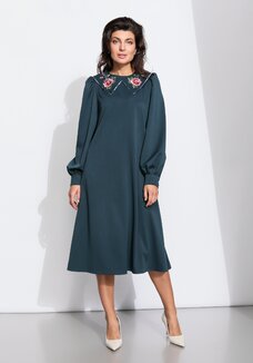 Платье свободного кроя со съемным воротником