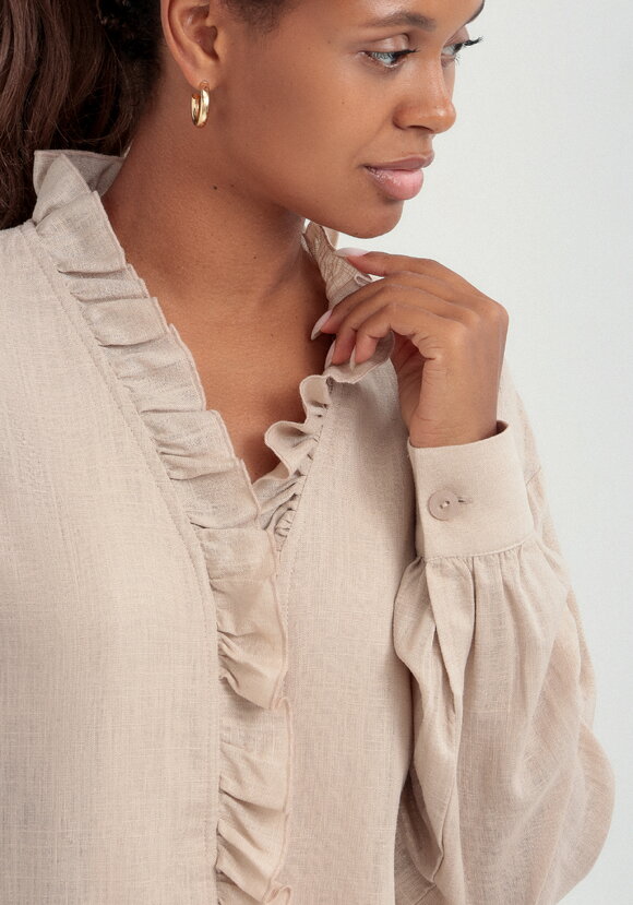 Блуза с рюшей по борту и горловине шир.  580, рис. 14