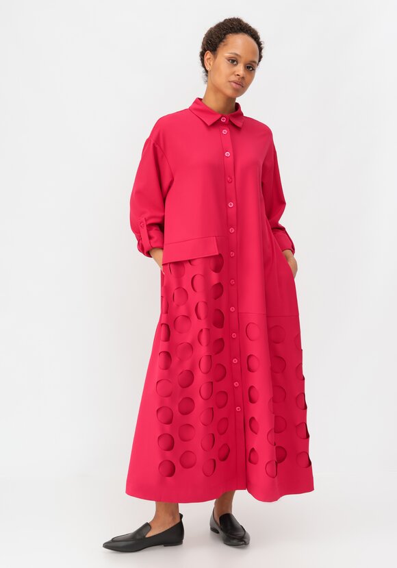 Платье-рубашка с перфорацией шир.  580, рис. 21