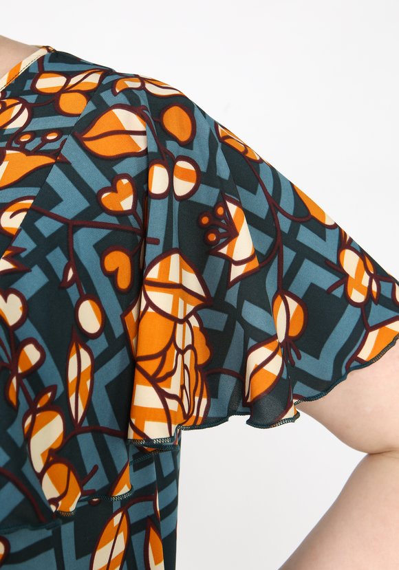 Платье с воланами по низу и на плечах шир.  580, рис. 4