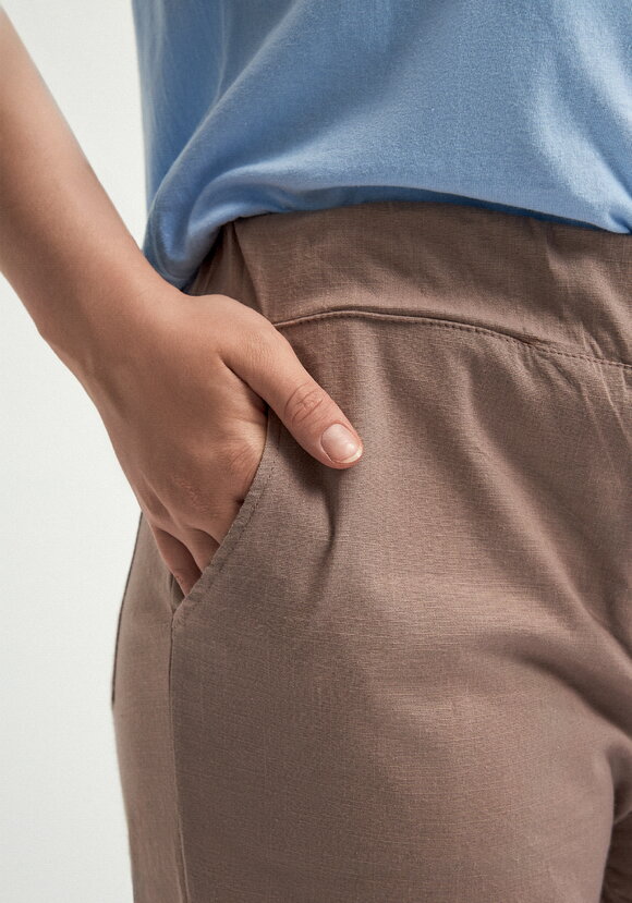 Брюки зауженные с контрастной отделкой шир.  580, рис. 33