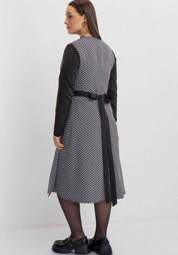 Платье на запах с V-образным вырезом шир.  750, рис. 9