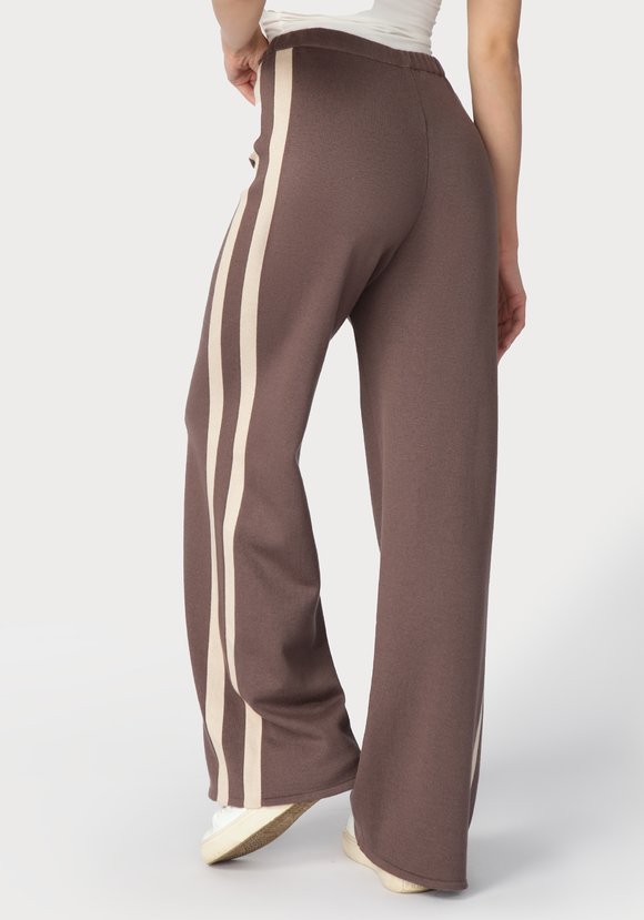 Брюки женские свободного кроя с лампасами шир.  580, рис. 2