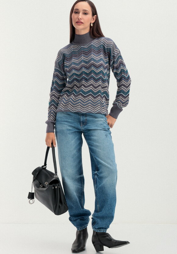 Свитер с высоким горлом и принтом зигзаг шир.  580, рис. 23