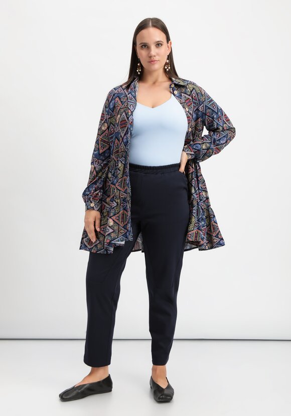 Брюки оригинального кроя на резинке шир.  580, рис. 35