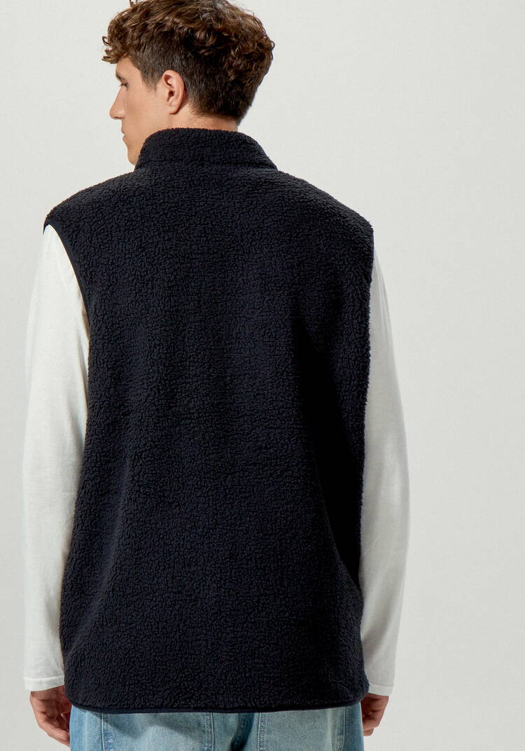 Жилет утеплённый с карманами на молнии шир.  750, рис. 11