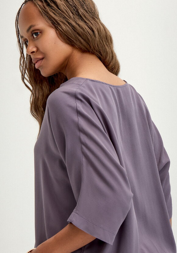 Блуза с V-образным вырезом свободная шир.  580, рис. 30