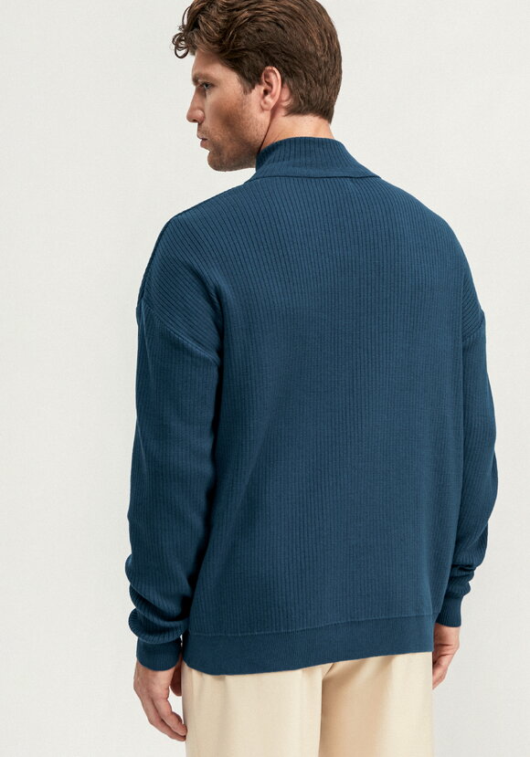 Жакет с воротником-стойкой шир.  580, рис. 19