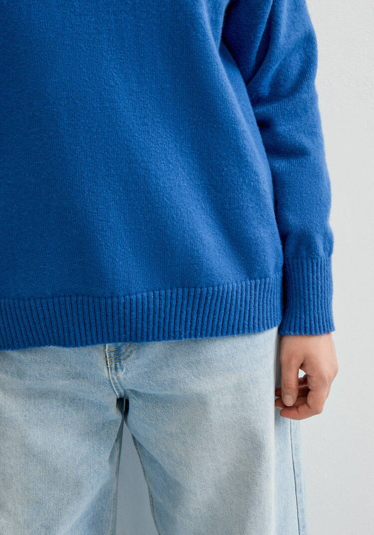 Свитер с объемным воротом шир.  750, рис. 29