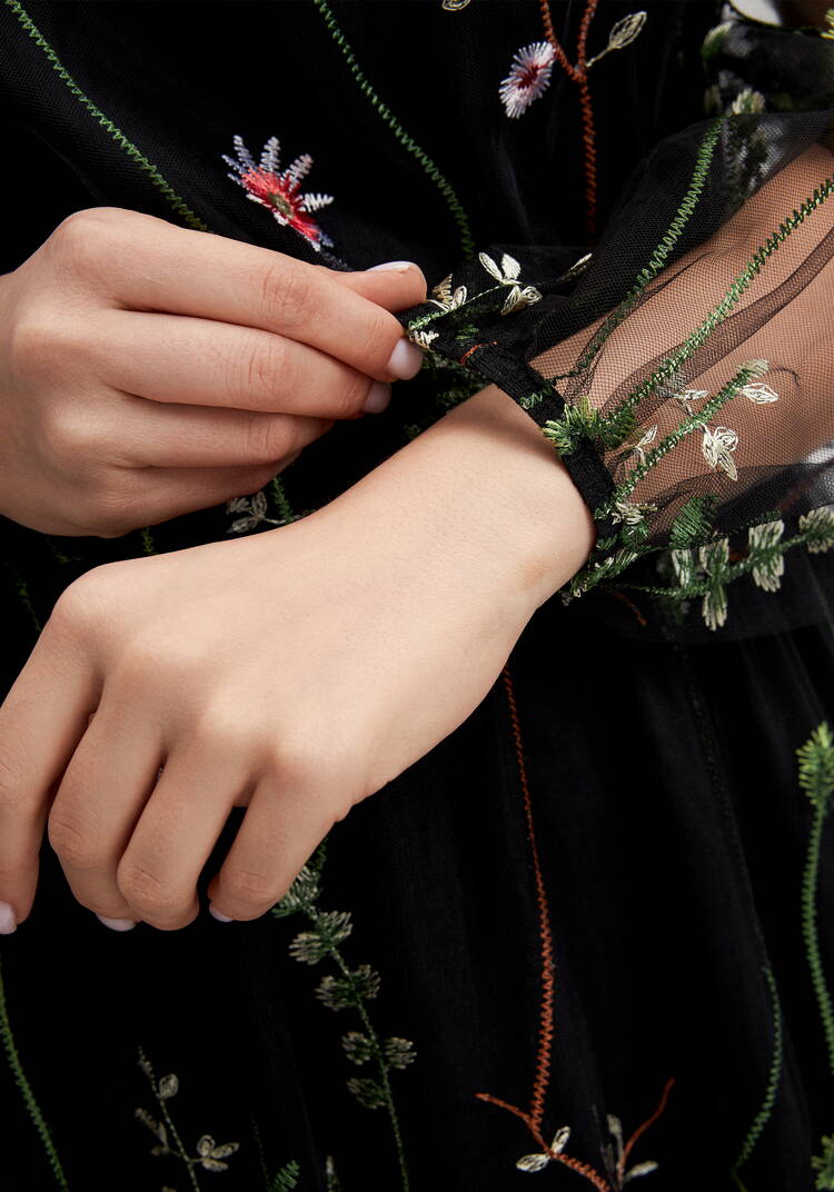 Платье с вышивкой по сетке шир.  750, рис. 6