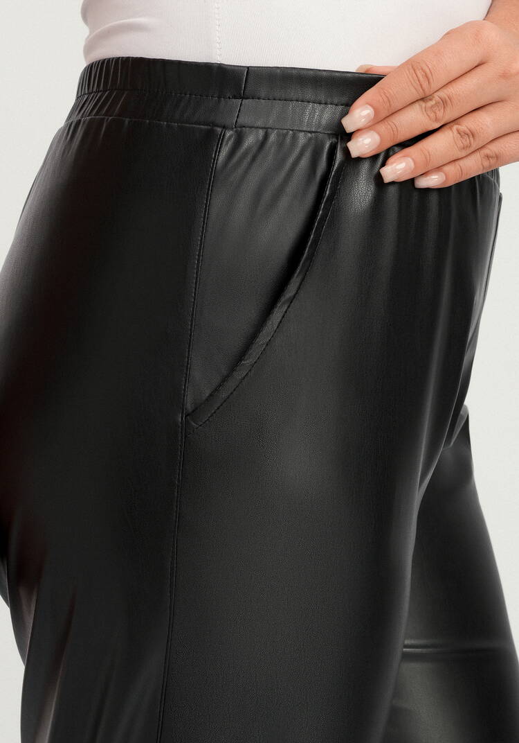 Брюки из экокожи прямые на резинке шир.  750, рис. 16