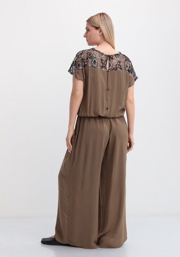 Комбинезон с распашной застежкой на спине шир.  580, рис. 9