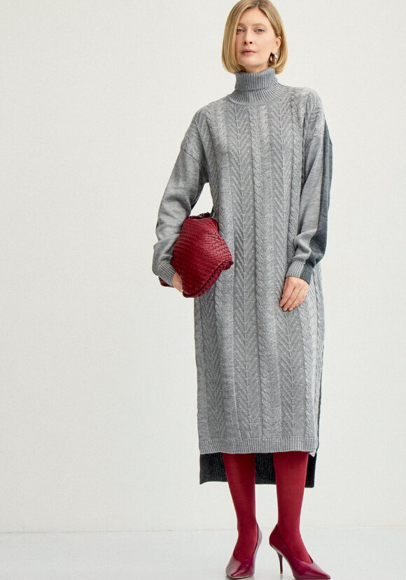 Платье двухцветное с фактурным рисунком шир.  580, рис. 7