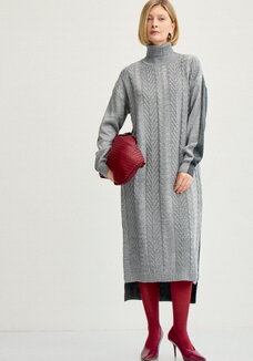 Платье двухцветное с фактурным рисунком