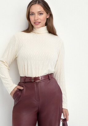 Водолазка с фактурным рисунком и воротом