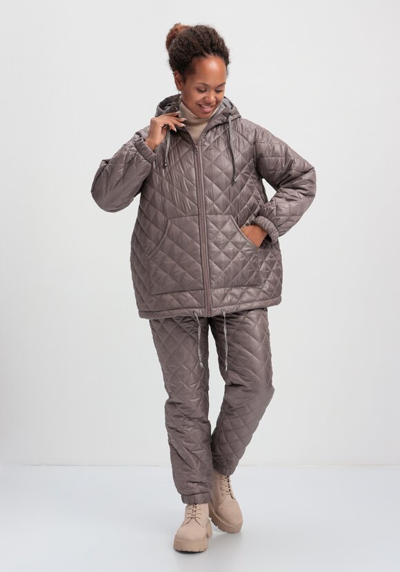 Куртка стёганая с капюшоном шир.  580, рис. 30