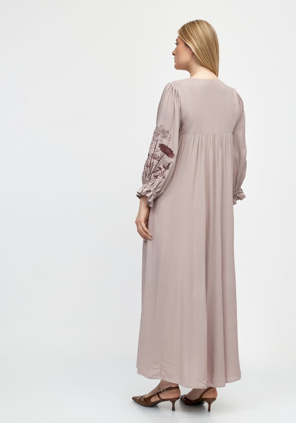 Платье свободного кроя с отрезным лифом шир.  580, рис. 15