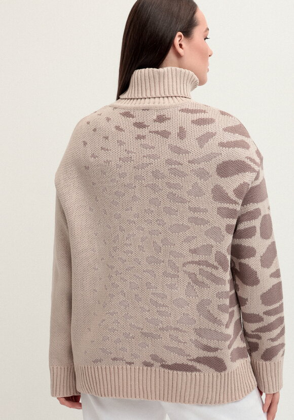 Джемпер с асимметричным расположением рисунка шир.  580, рис. 12