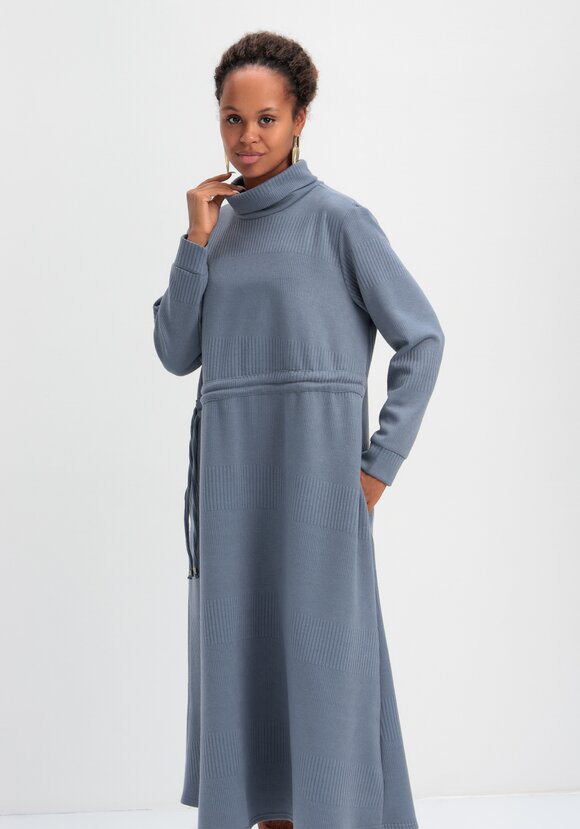 Платье из трикотажной ткани с кулиской шир.  580, рис. 25