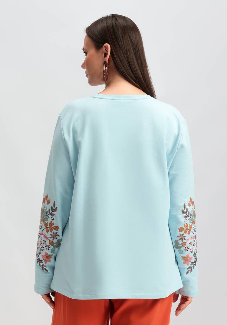 Лонгслив с вышивкой на рукавах шир.  750, рис. 11