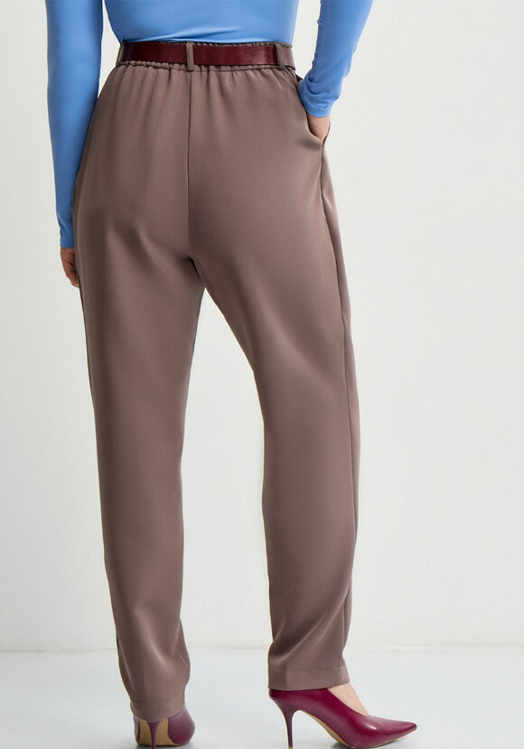 Брюки прямого кроя из костюмной ткани шир.  580, рис. 15