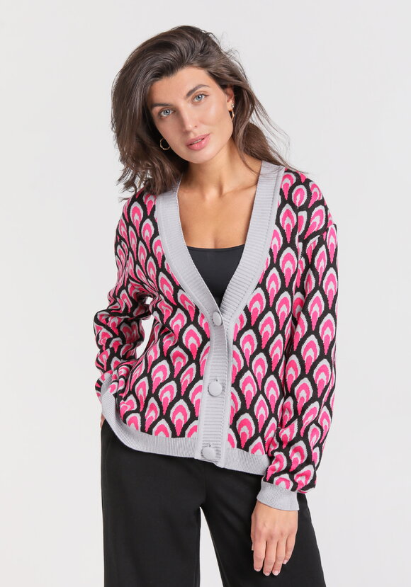 Кардиган с рисунком по стану и рукавам шир.  580, рис. 22