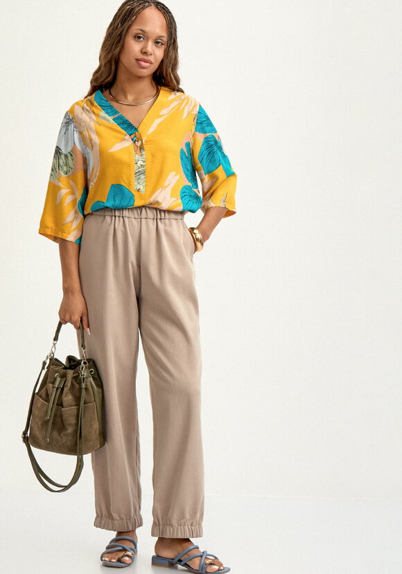 Брюки льняные на резинке по поясу и низу шир.  580, рис. 22